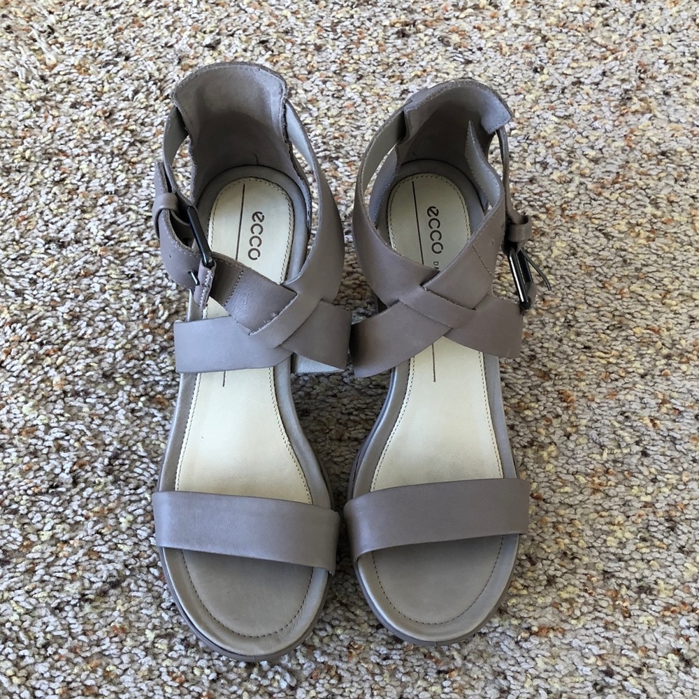 Brand new Ecco heels!